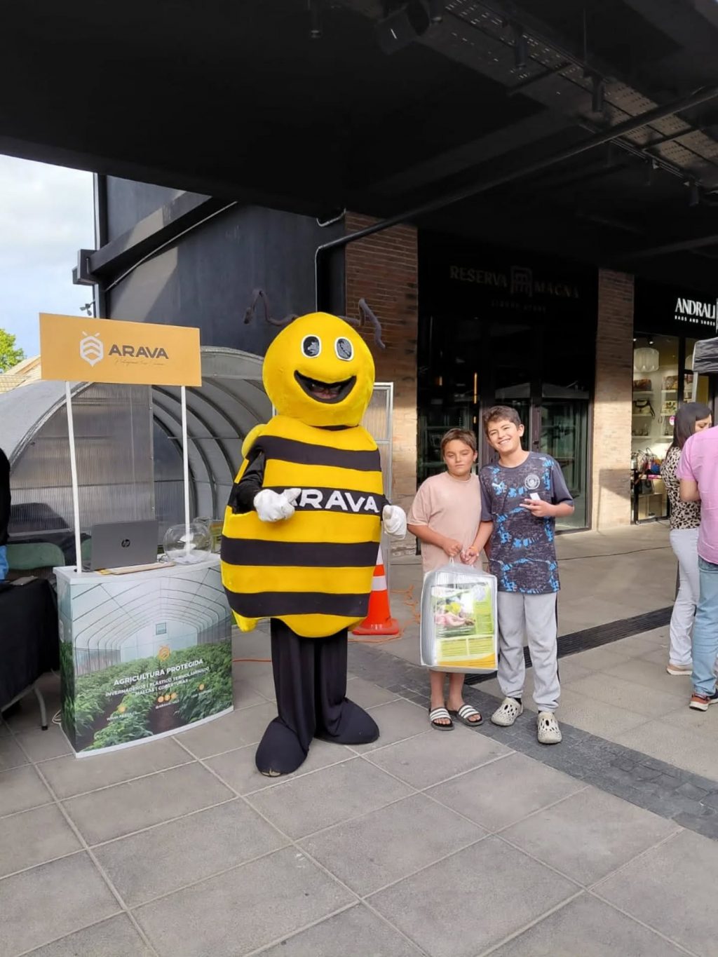 Instagram post from aravachile. This post is in position 4.