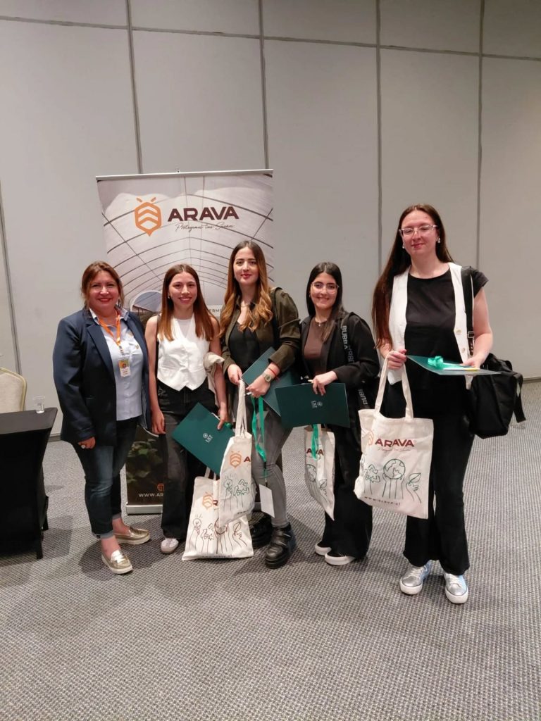 Instagram post from aravachile. This post is in position 9.